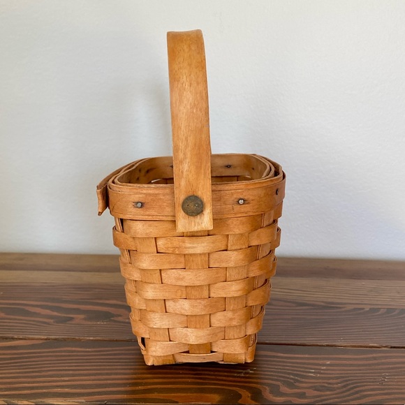 Longaberger Single Handle Basket- factory sample - Picture 4 of 7
